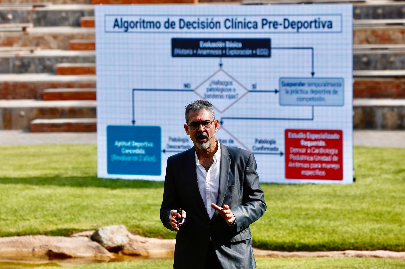 José Ignacio Carrasco, jefe de la Unidad de Cardiología Pediátrica y Ecocardiografía Fetal del Hospital Vithas 9 de Octubre de Valencia. / Miguel Angel Montesinos